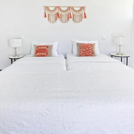 Apartment Santa Joana With Garden And Heated Pool Lisbon
