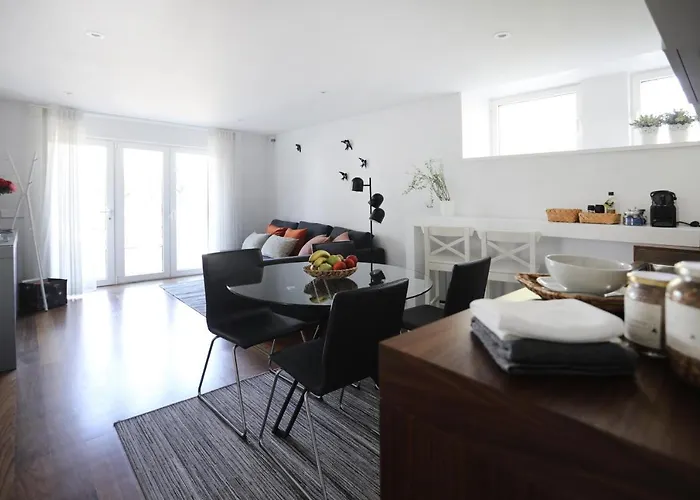 Santa Joana With Garden And Heated Pool * Lisboa