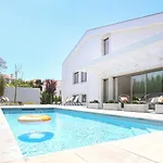 Santa Joana With Garden And Heated Pool